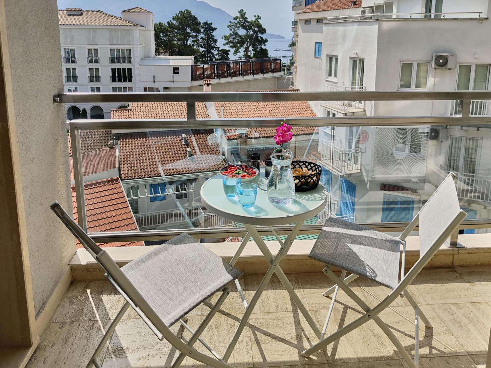 Montesun Fontana Apartments Budva Ngoại thất bức ảnh